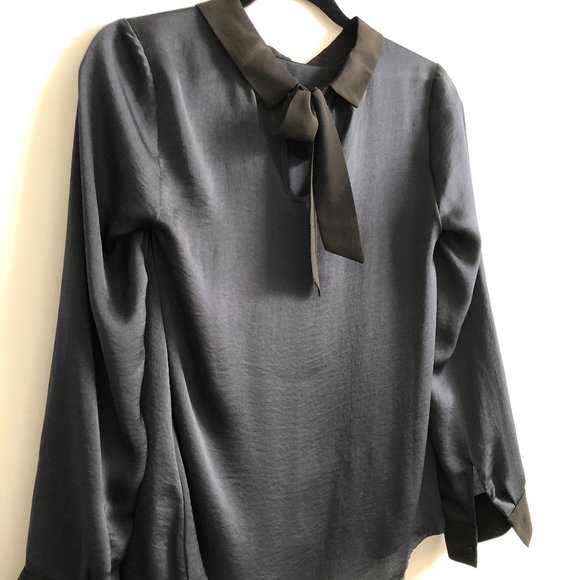 ⭐️FINAL PRICE⭐️ NWOT Modcloth Embellished Navy Blouse - Picture 5 of 7